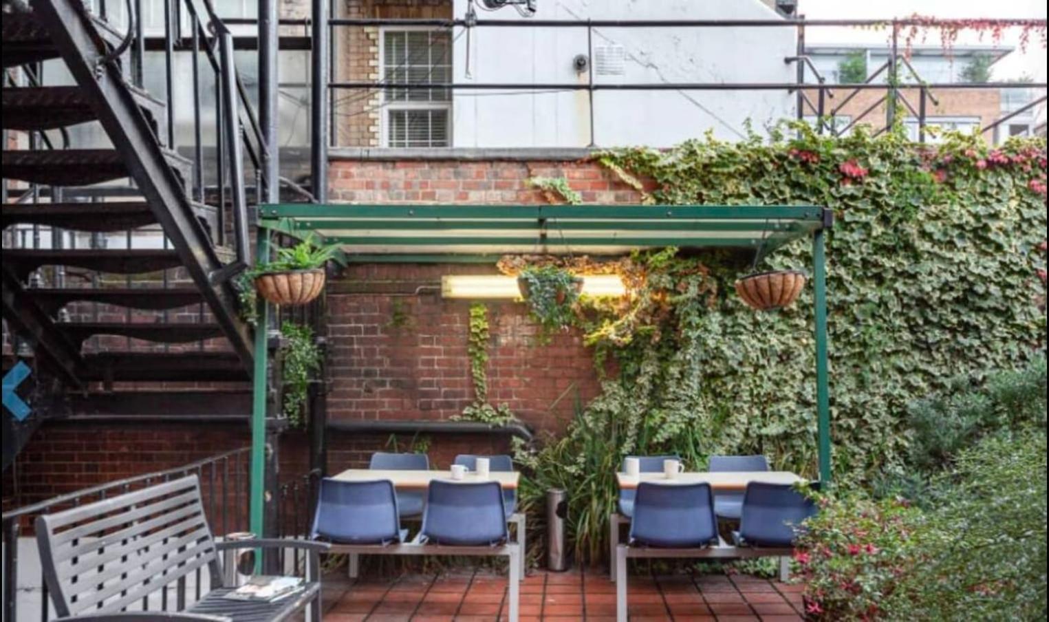 Spacious Room With Shared Facilities Londres Exterior foto
