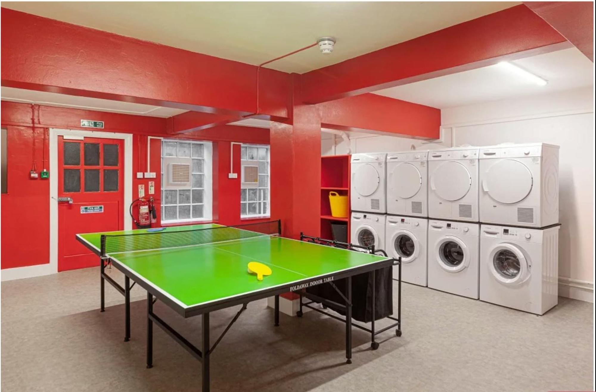 Spacious Room With Shared Facilities Londres Exterior foto