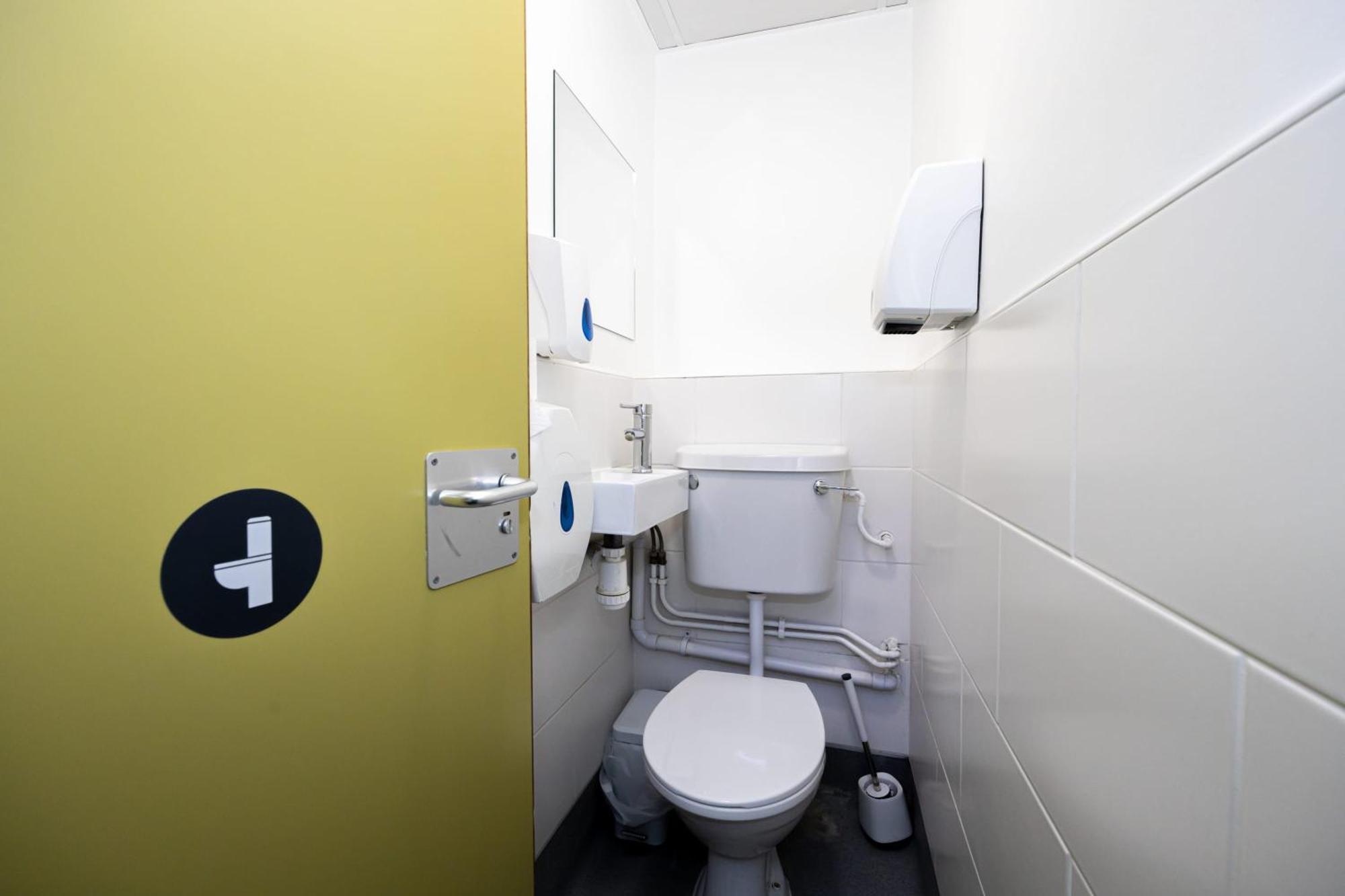Spacious Room With Shared Facilities Londres Exterior foto