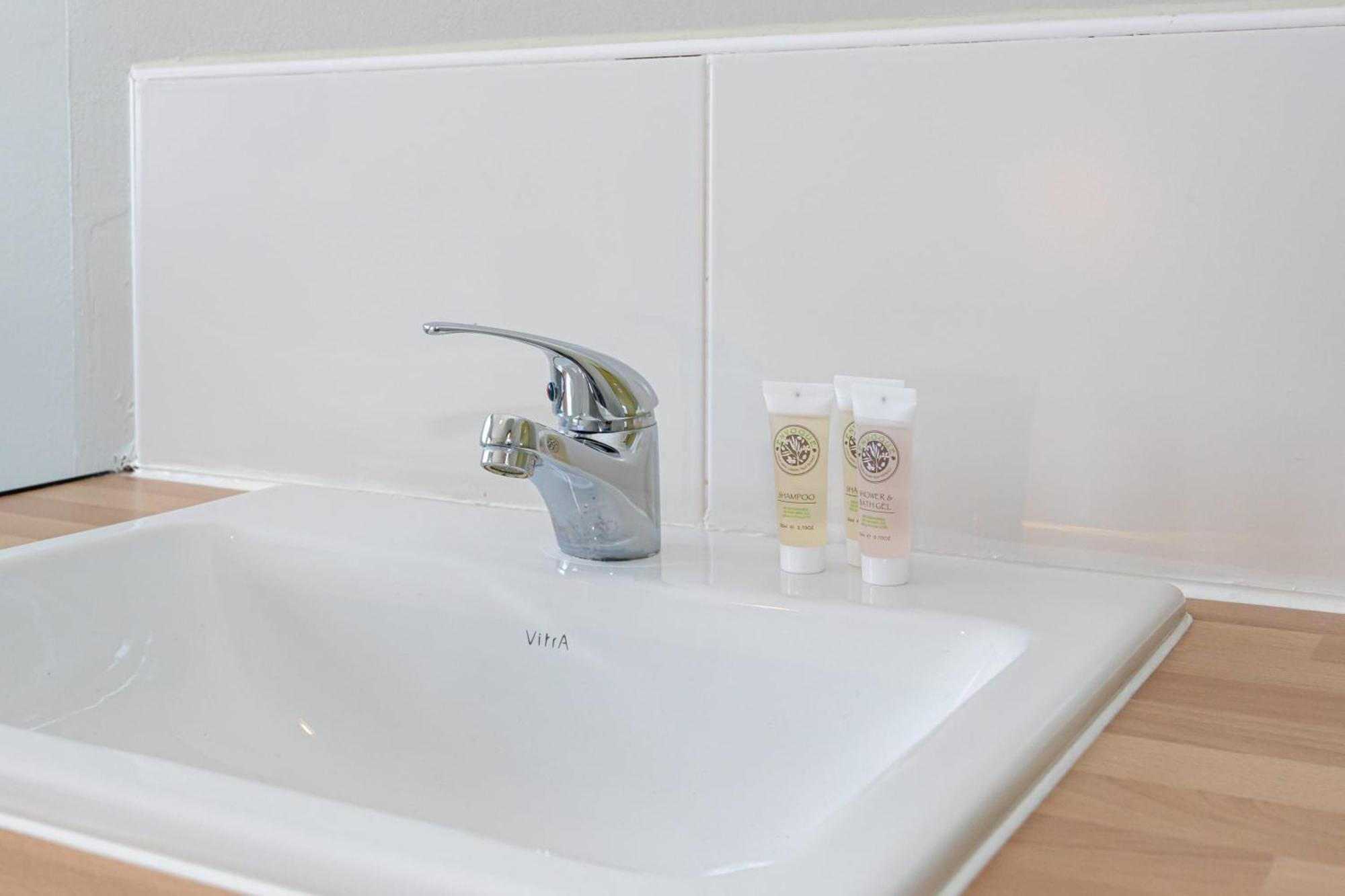 Spacious Room With Shared Facilities Londres Exterior foto